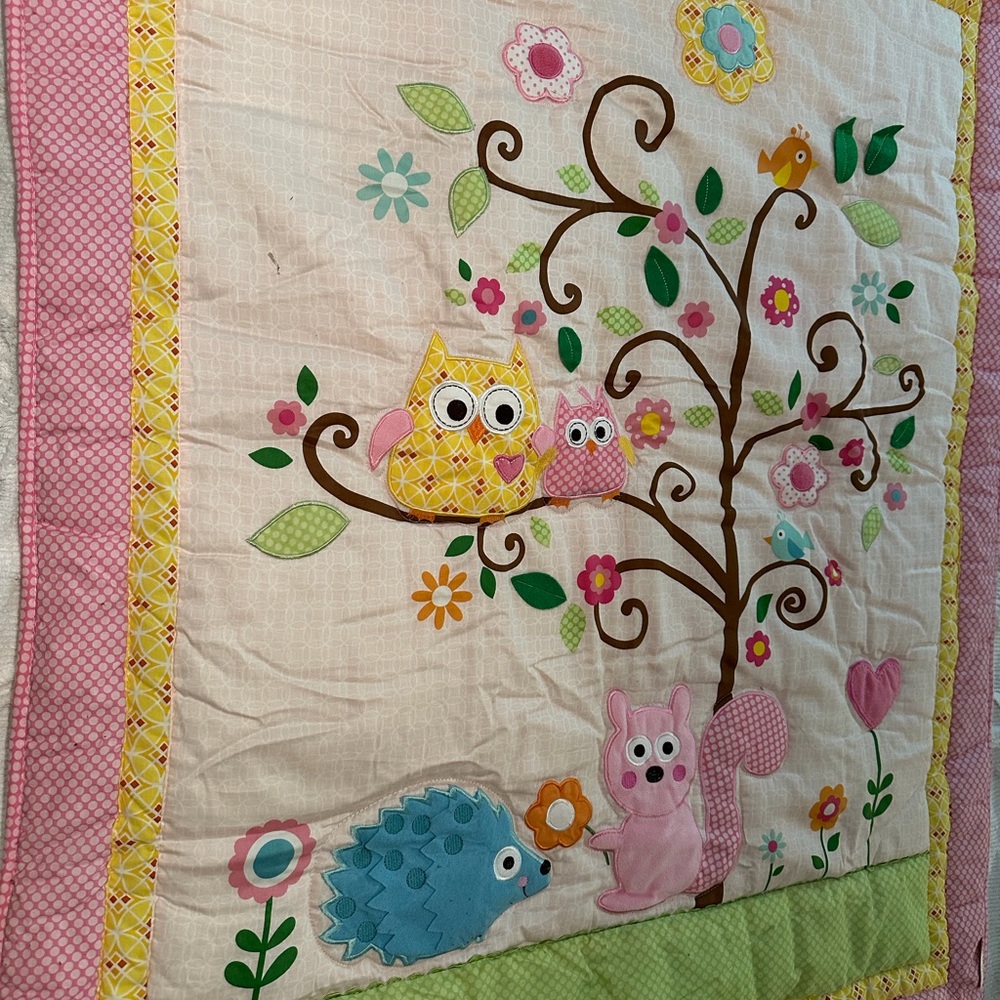 Crib blanket pastel nursery animals kid themed lined quilted appliqués